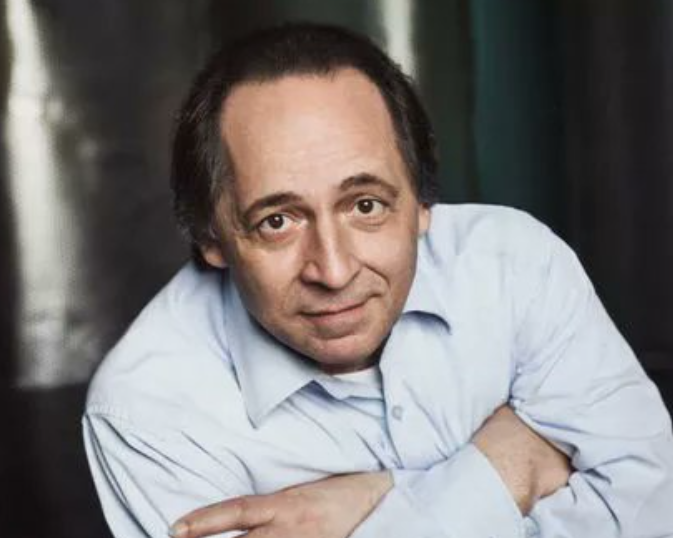 Tony Rosato from Amanda’s by the Sea passes